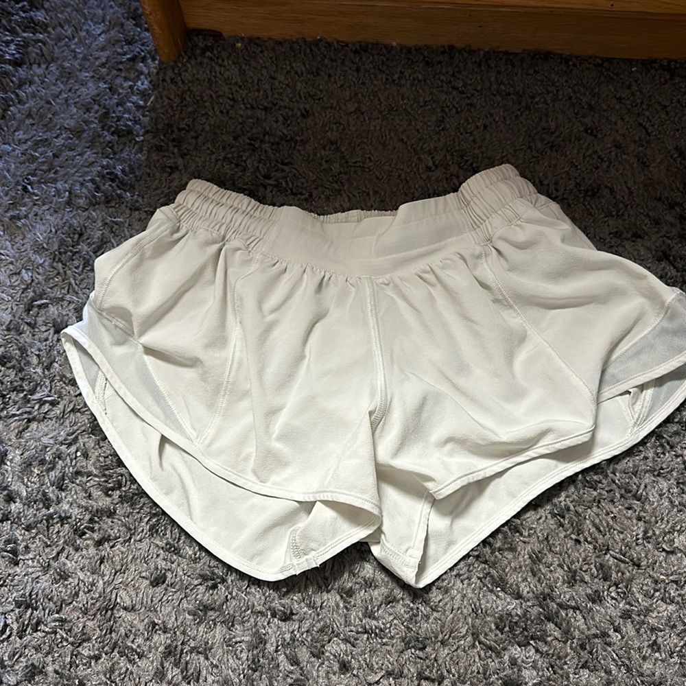Lululemon white running shorts! Inch 2.5 Size 4!